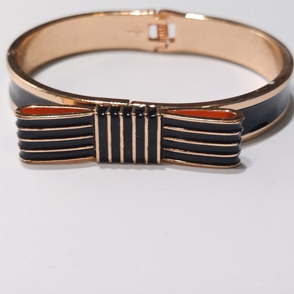 Vintage Metal and Enamel Bow Bracelet Hinge 7.5" - Picture 1 of 6